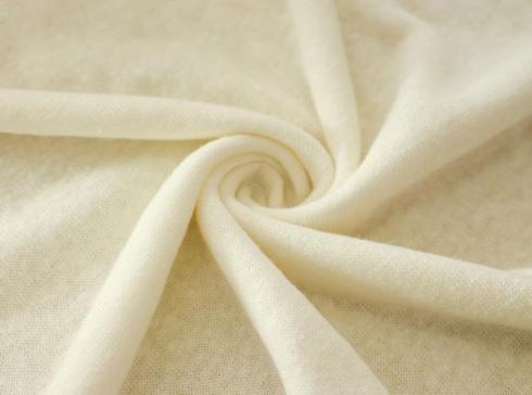 Découvrez la combinaison parfaite de confort et de performance avec le tissu Linen Jersey.