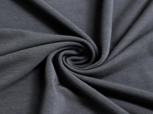 Caractéristiques et utilisations du produit tricoté en jersey de lin et de polyester
