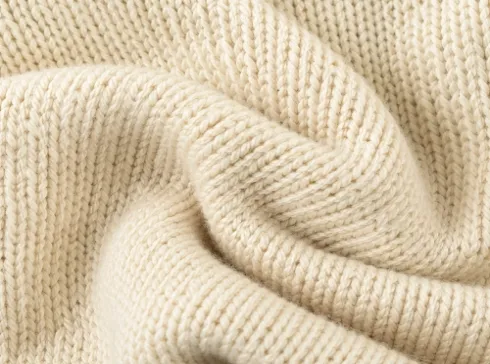 Explication du tissu tricoté : un guide technique pour la construction, la composition et l’entretien